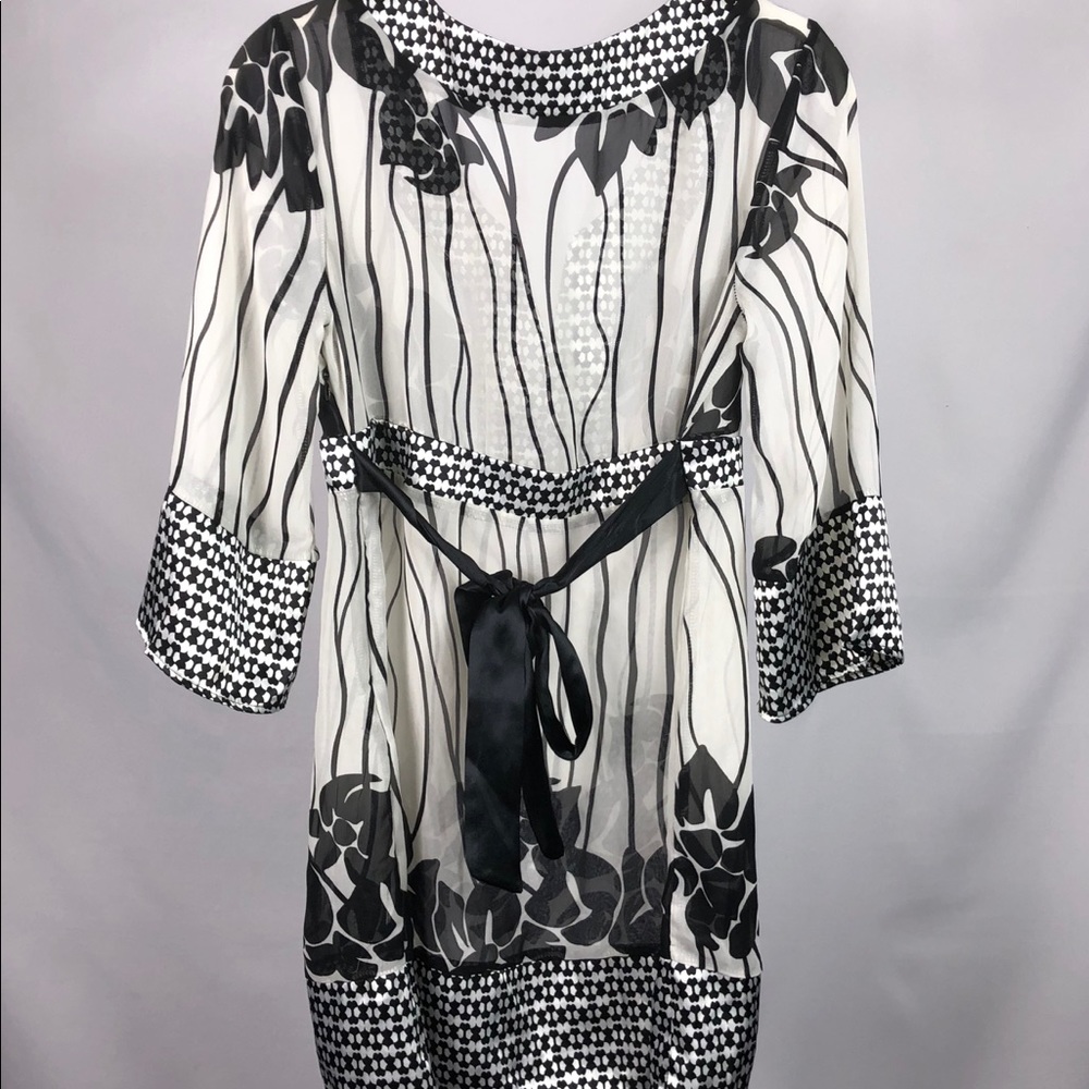 NWOT FOREVER BACK TIE PATTERNED BLOUSE! NEW! - Picture 3 of 8